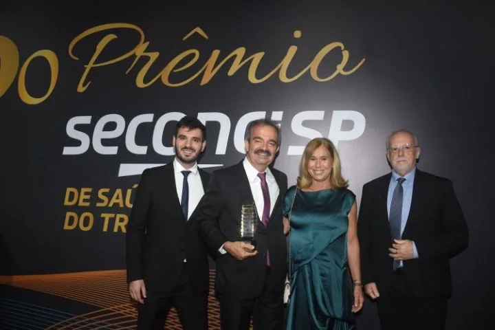 Equipe na cerimônia - 8º Prêmio Seconci-SP com a ENGECON